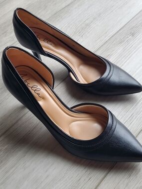 Abella Black Pointed-Toe D'Orsay Pumps